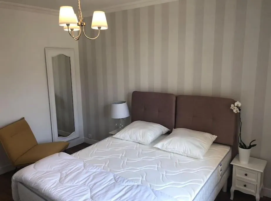 Apartment Une Maison A Paris